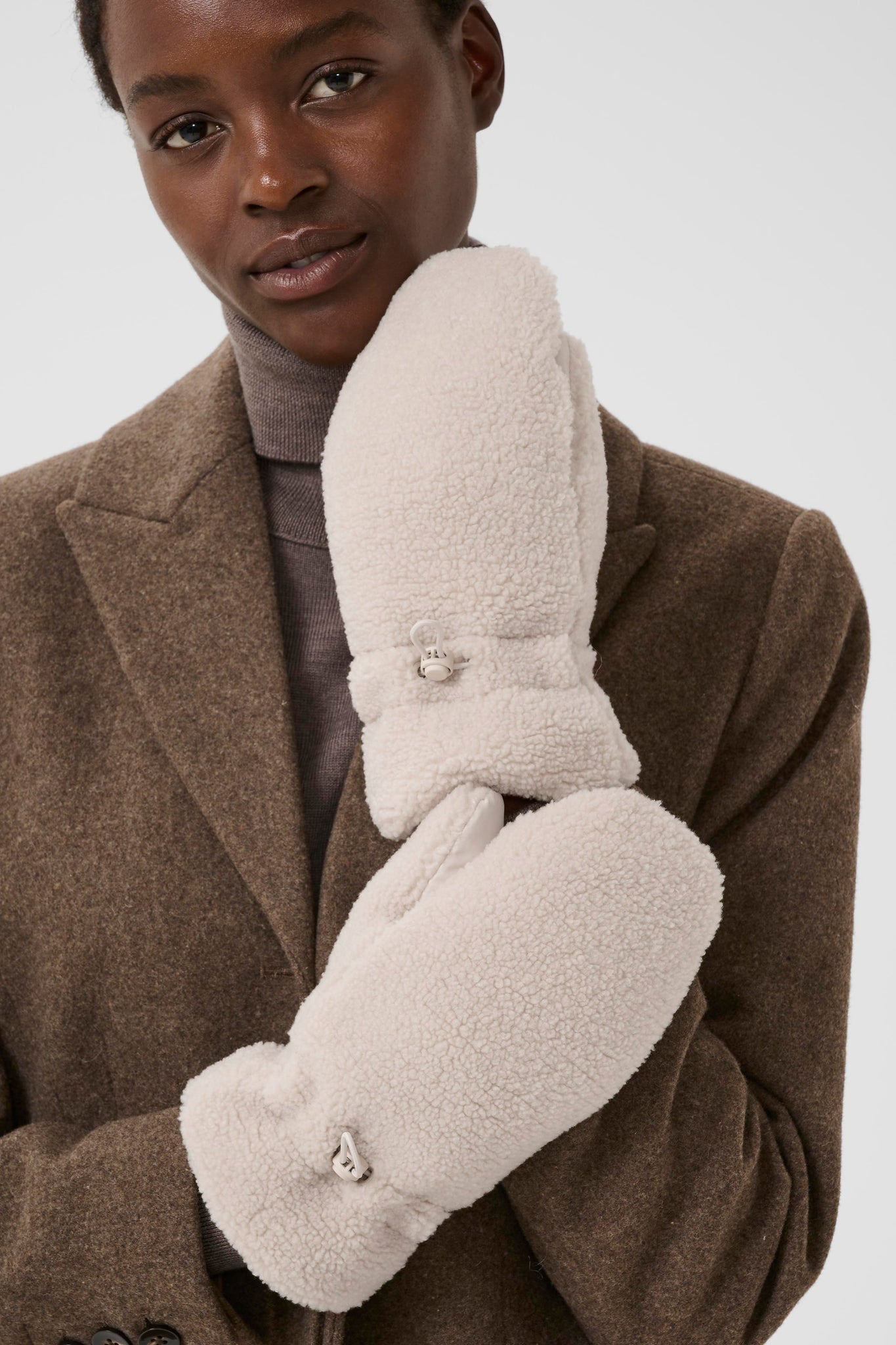 Part Two Saisa Mittens, Moonbeam