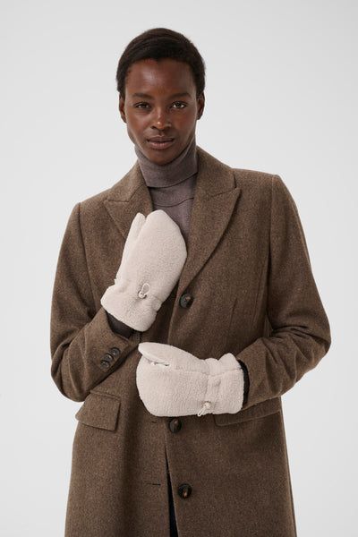 Part Two Saisa Mittens, Moonbeam
