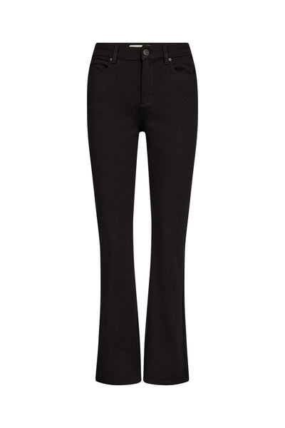 Pieszak Jelena Jeans, Beyond Black