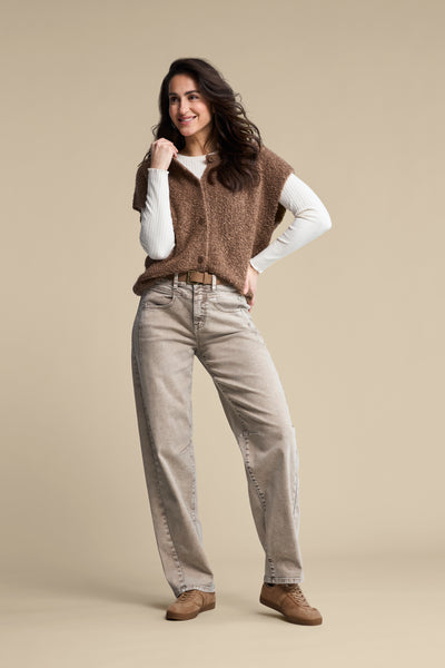 Red button Sleeveless Boucle Knit, Mud Brown