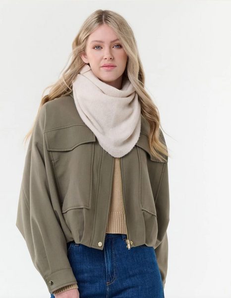 Fraas Sustainability Edition - Lightly mottled triangular scarf, Marshmallow