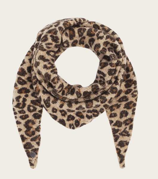 Fraas Cozy triangular scarf with a leopard print