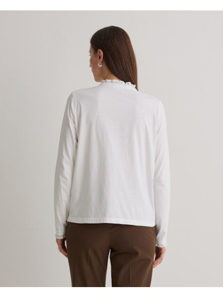 Yerse Ruffles White T-shirt.