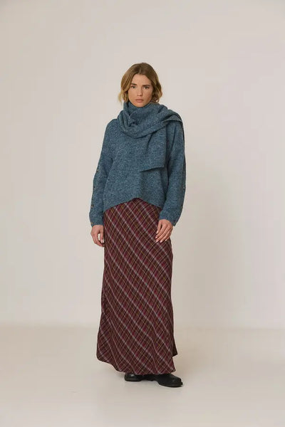Indi and Cold Scarf,  Blue Fleck