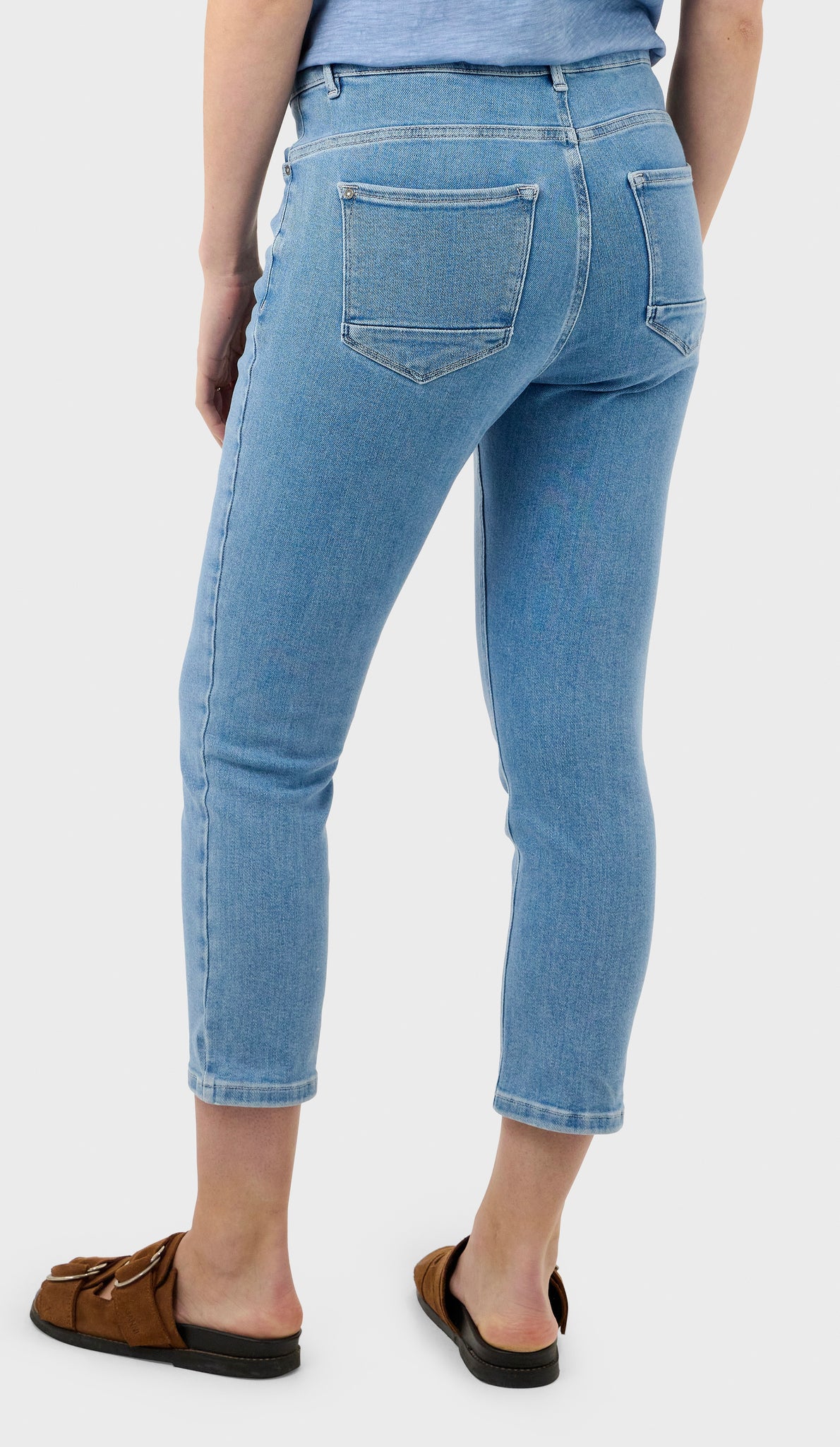 Sandwich Cropped Denim.